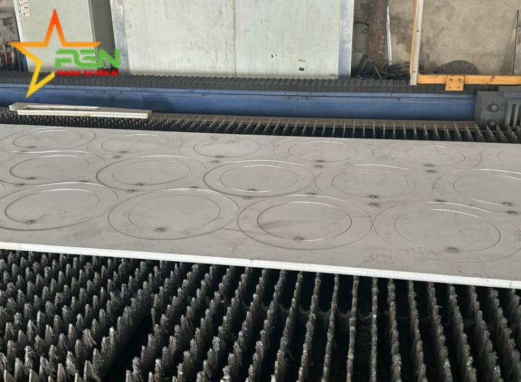 CẮT GIA CÔNG LASER INOX TẤM THEO YÊU CẦU
