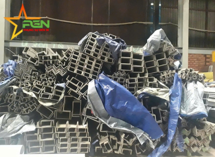 U ĐÚC INOX 304 - 140 x 58 x 5.5 x 6M