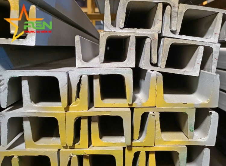 U ĐÚC INOX 304 - 80 x 43 x 5.0 x 6M