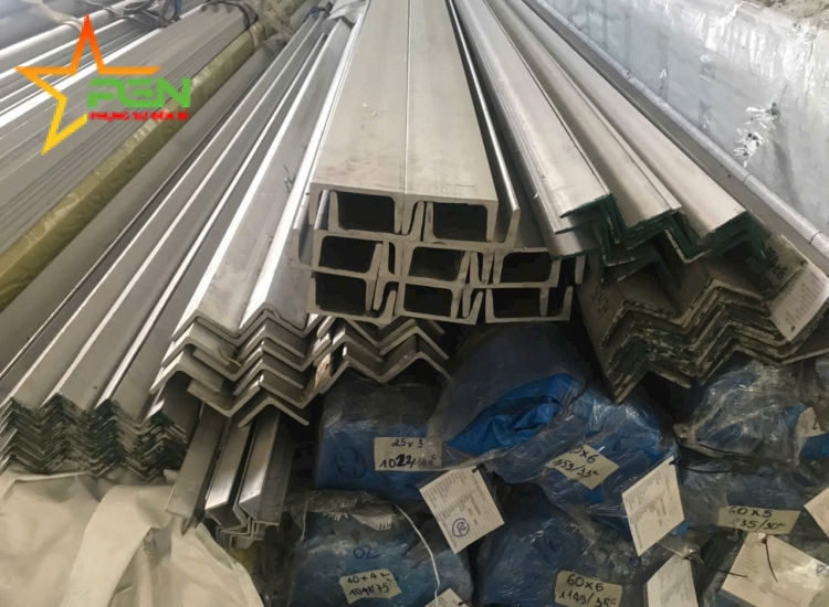 VÊ ĐÚC INOX 304: 75 x 75 x 9.0 x 6 M
