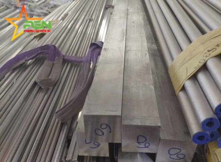 THANH LA ĐÚC 304 SỌC XƯỚC : 30 x 8.0 x 4000/6000MM/HL- LẬP LÀ INOX - Stainless Steel Flat Bar