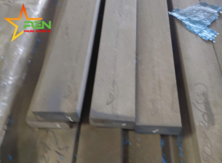THANH LA ĐÚC 304 SỌC XƯỚC : 30 x 4.0 x 6000MM/HL- LẬP LÀ INOX/Stainless Steel Flat Bar