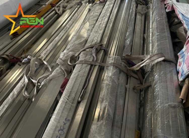 THANH LA ĐÚC 304 SỌC XƯỚC : 50 x 10 x 4000/6000MM/HL- LẬP LÀ INOX - Stainless Steel Flat Bar