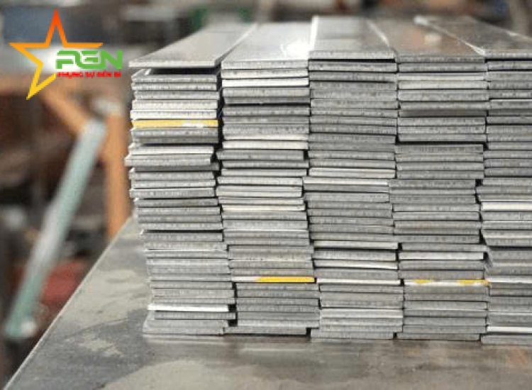 THANH LA ĐÚC 304 SỌC XƯỚC : 60 x 8.0 x 4000/6000MM/HL- LẬP LÀ INOX - Stainless Steel Bar Flat